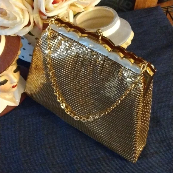 Vintage,Whiting&Davis # 2981,Gold Metallic Evening Bag with Mother of Pearl top. - Picture 9 of 16